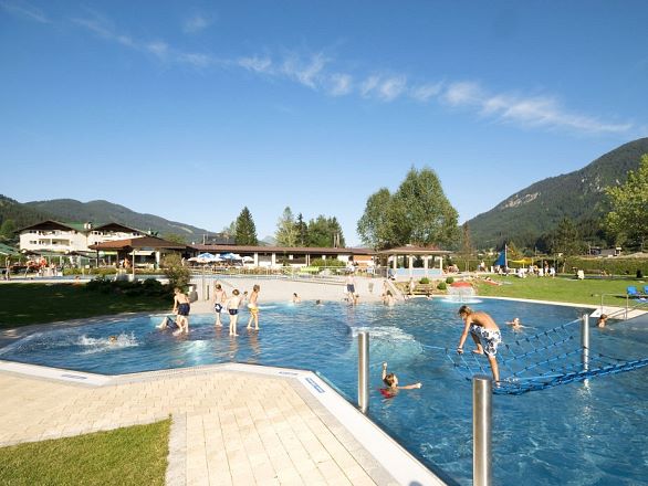 schwimmbad-brixen-im-thale